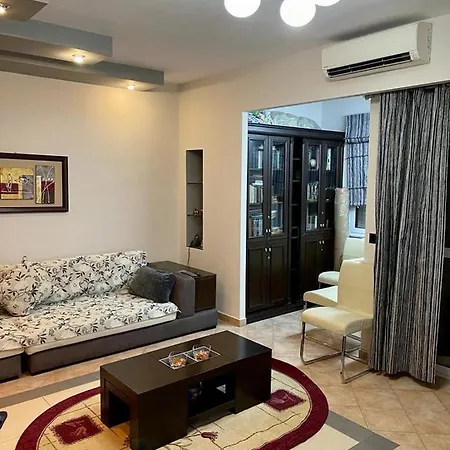 Cozy 1-bedroom Near The Center Of Tirana. 아파트
