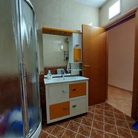 Cozy 1-bedroom Near The Center Of Tirana. * Тирана