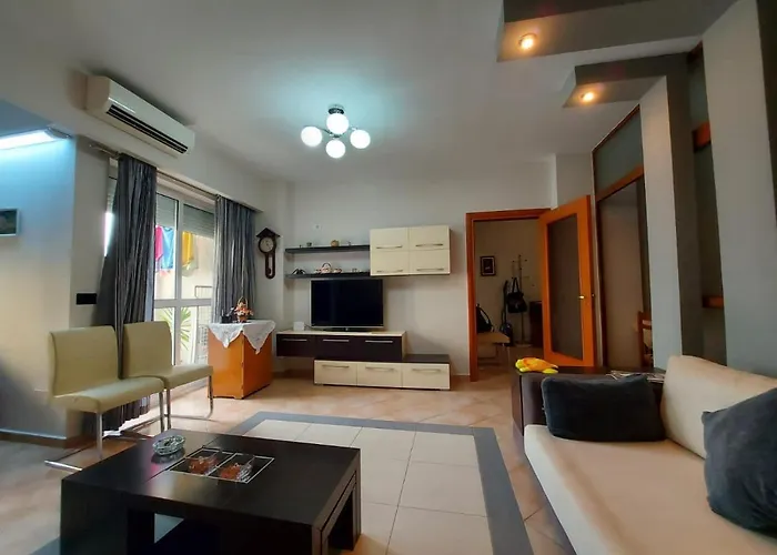 Cozy 1-bedroom Near The Center Of Tirana. Apartament Tirana